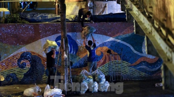 13 Hinh Anh Ha Noi Phong Toa Cho Long Bien Do Lien Quan Ca Mac Covid 19