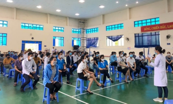 1 Giai Trinh Viec 3 Cong Ty Bat Dong San Duoc Uu Tien Tiem Vaccine