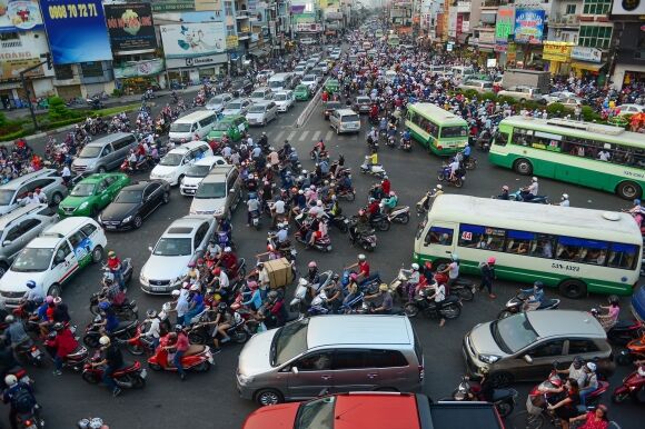 21 Duong Pho Tphcm Khac La Thoi Khoi Bui Ket Xe Va Khi Gian Cach