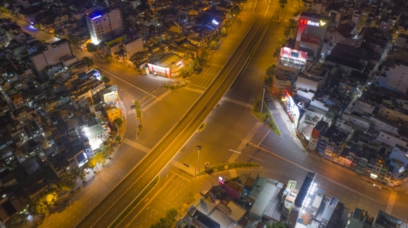 22 Duong Pho Tphcm Khac La Thoi Khoi Bui Ket Xe Va Khi Gian Cach