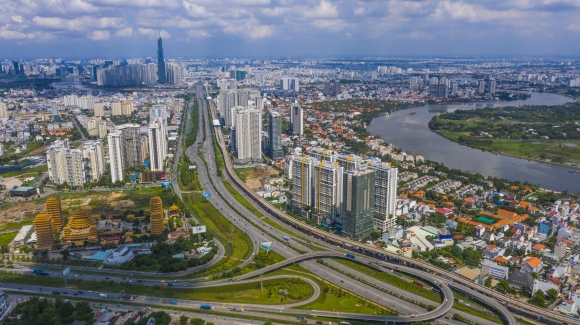 25 Duong Pho Tphcm Khac La Thoi Khoi Bui Ket Xe Va Khi Gian Cach