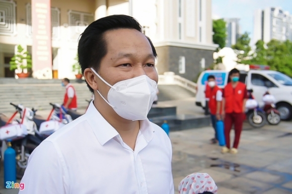 2 Xe Luu Dong Den Tung Hem Tiem Vaccine Cho Nguoi Dan Tphcm