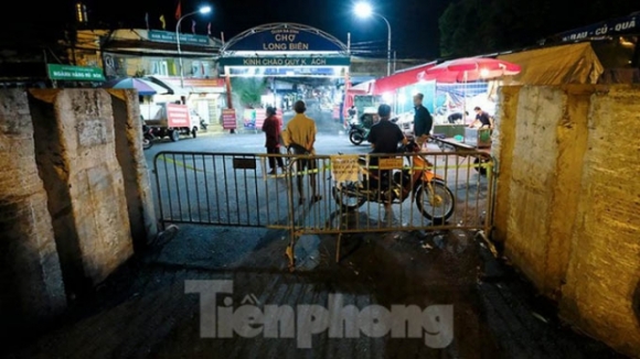 3 Hinh Anh Ha Noi Phong Toa Cho Long Bien Do Lien Quan Ca Mac Covid 19