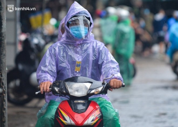 4 Ha Noi Tam Dung Hoat Dong Cho Phung Khoang Hang Tram Tieu Thuong Doi Mua Cho Xet Nghiem Covid 19