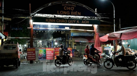 5 Hinh Anh Ha Noi Phong Toa Cho Long Bien Do Lien Quan Ca Mac Covid 19