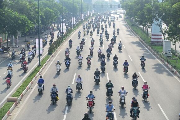 7 Duong Pho Tphcm Khac La Thoi Khoi Bui Ket Xe Va Khi Gian Cach