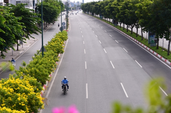 8 Duong Pho Tphcm Khac La Thoi Khoi Bui Ket Xe Va Khi Gian Cach