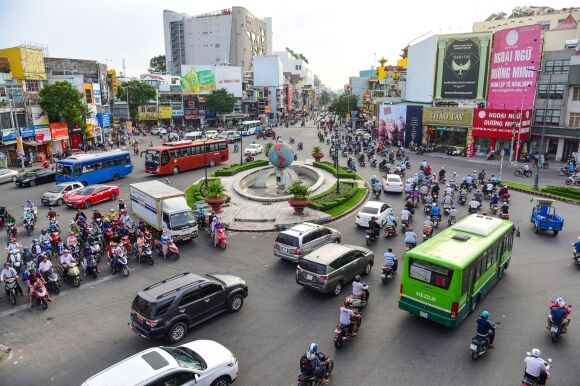 9 Duong Pho Tphcm Khac La Thoi Khoi Bui Ket Xe Va Khi Gian Cach