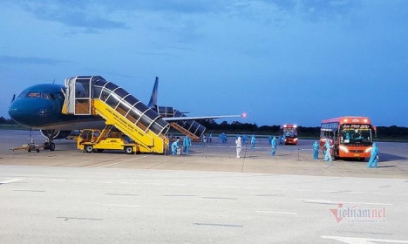 1 Nghe An Don Chuyen Bay Cho 217 Nguoi Tu Tphcm Ve Que Tranh Dich