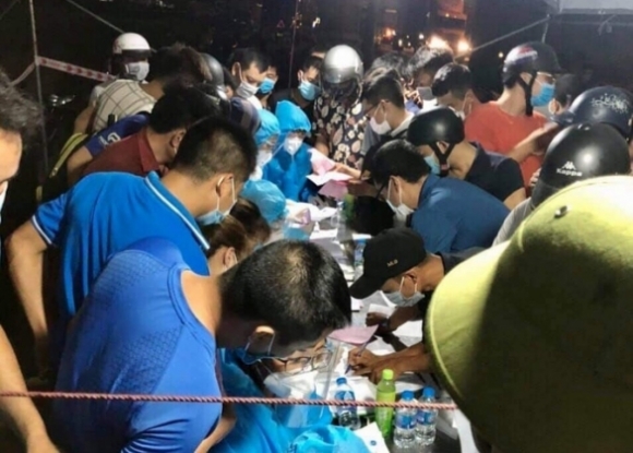 1 Tai Xe Chen Chuc Xet Nghiem Pcr Tai Cua Ngo Hai Phong