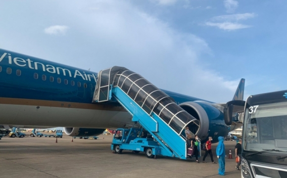 1 Dung Toan Bo Chuyen Bay Cho Khach Giua Cac Dia Phuong Dang Gian Cach Xa Hoi