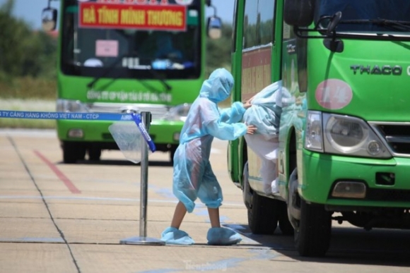 3 Duoc Don Bang May Bay Mien Phi Ve Ha Tinh Mot So Nguoi Tim Cach Tron Khu Cach Ly