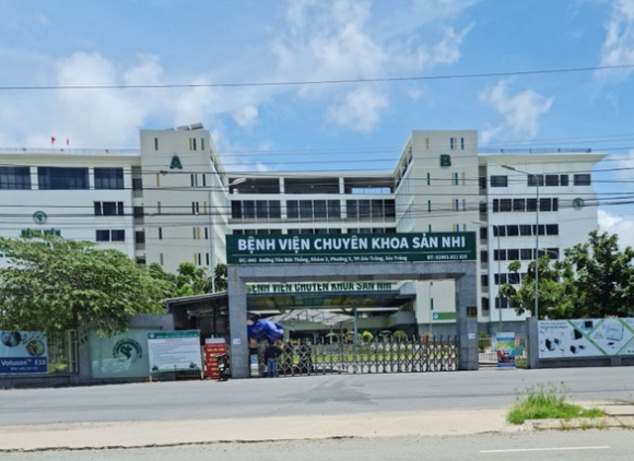 1 Bac Si Tre Tron Ve Que Gio Cha Va Mac Covid 19 Ca Benh Vien Phai Ngung Kham Chua Benh