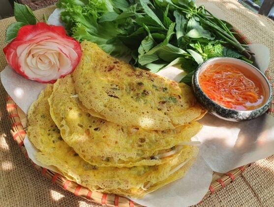 14 Co Gai Viet Lam Loat Mon Ngon Mang Dam Huong Vi Que Nha O Troi Tay