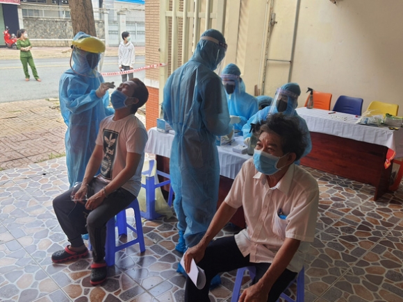 1 Can Tho Ngay Dau Tien Lay Mau Test Nhanh Duoc 100000 Nguoi Dan Toan Thanh Pho