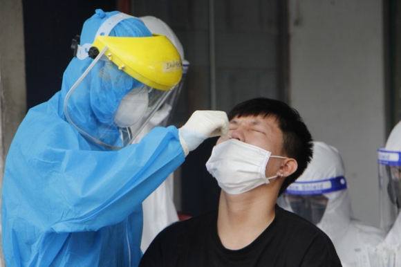 2 Can Tho Ngay Dau Tien Lay Mau Test Nhanh Duoc 100000 Nguoi Dan Toan Thanh Pho