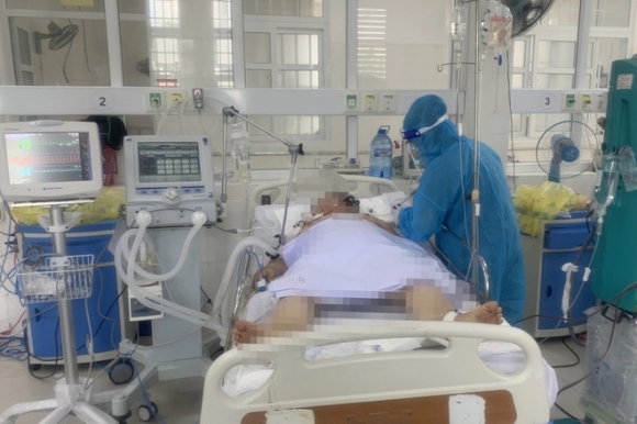 1 Nu Ho Ly Cham Soc Benh Nhan F0 Trong Nha Khong Con Can Gao