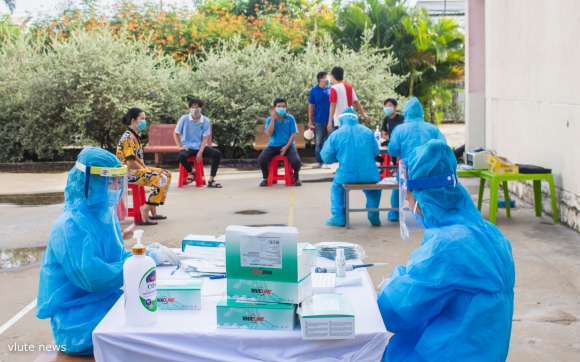 1 Sang 128 Co 4642 Ca Mac Covid 19 Tai Tp Hcm Va 23 Dia Phuong Khac