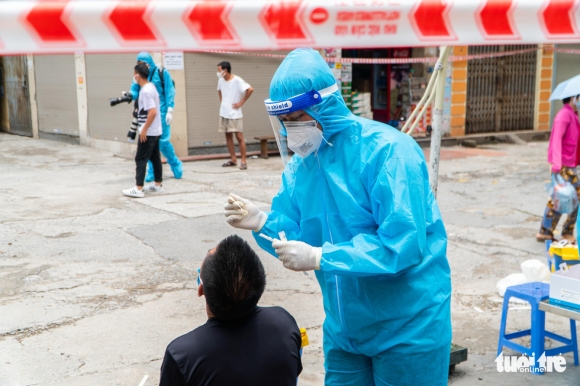 5 Ha Noi Xet Nghiem Ngay Dem De Vet Sach F0 Nhan Vien Y Te Con Luoi Thay Gang Tay