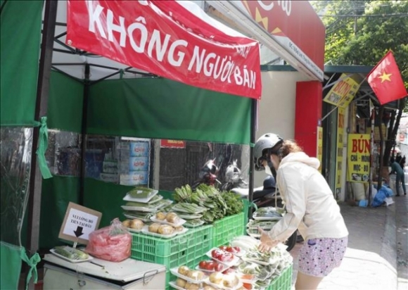 1 Cua Hang Khong Nguoi Ban Mo Hinh Hay Thoi Gian Cach Xa Hoi