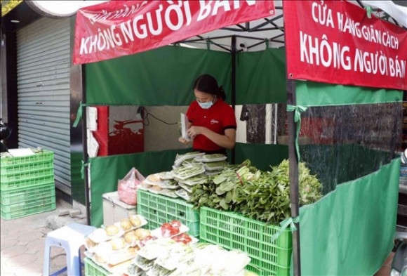 2 Cua Hang Khong Nguoi Ban Mo Hinh Hay Thoi Gian Cach Xa Hoi