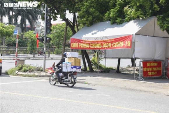 4 Ha Noi Nhieu Chot Kiem Soat Covid 19 Dung Cho Co Nguoi Dan Thoai Mai Di Qua