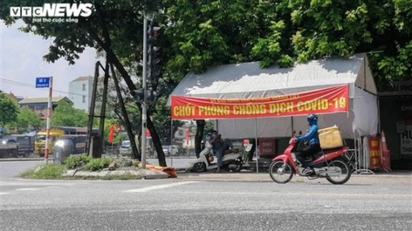 5 Ha Noi Nhieu Chot Kiem Soat Covid 19 Dung Cho Co Nguoi Dan Thoai Mai Di Qua
