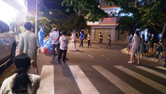 1 Lay Mau Xet Nghiem Covid 19 Trai Chi Dao Cua Tinh Va Thanh Pho Nha Trang