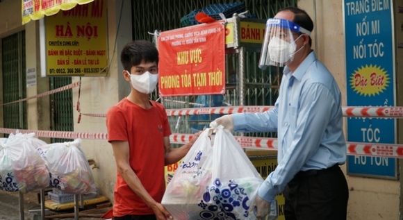 1 Ubnd Tphcm Yeu Cau Day Nhanh Ho Tro Lao Dong Kho Khan Do Dich Hoan Tat Truoc 6 9