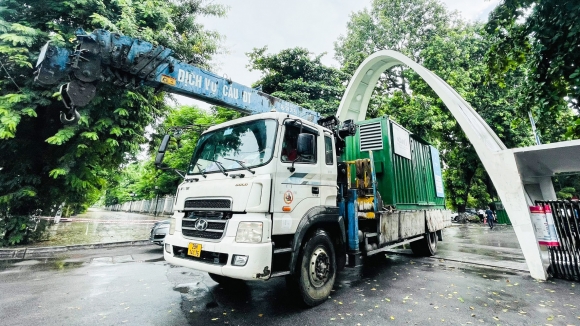 2 Container Tao Oxy Khi Nen Di Dong Made In Viet Nam Dieu Tri Covid 19