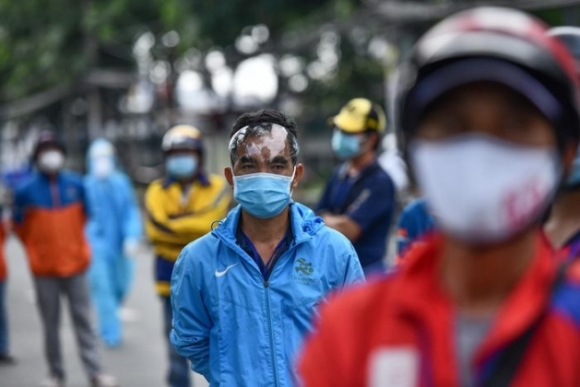 3 Shipper Xep Hang Tu Sang Som Cho Test Nhanh O Tram Y Te Luu Dong