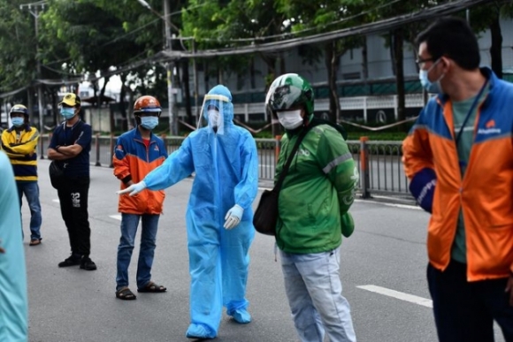 4 Shipper Xep Hang Tu Sang Som Cho Test Nhanh O Tram Y Te Luu Dong