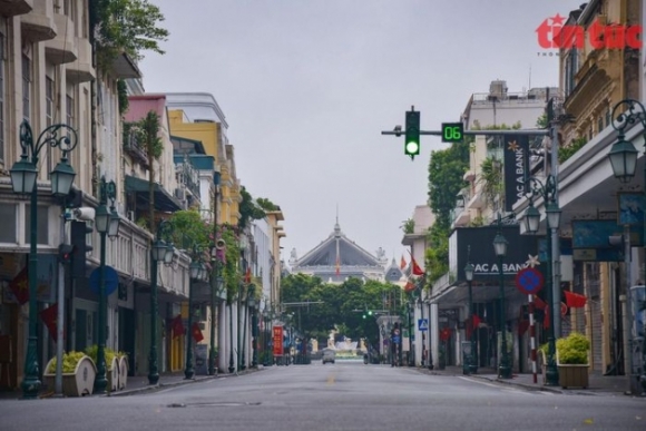 13 Pho Phuong Ha Noi Vang Lang Dep Nao Long Chao Don Ngay Dau Tien Cua Ky Nghi Le