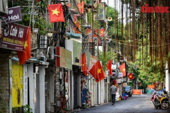 14 Pho Phuong Ha Noi Vang Lang Dep Nao Long Chao Don Ngay Dau Tien Cua Ky Nghi Le