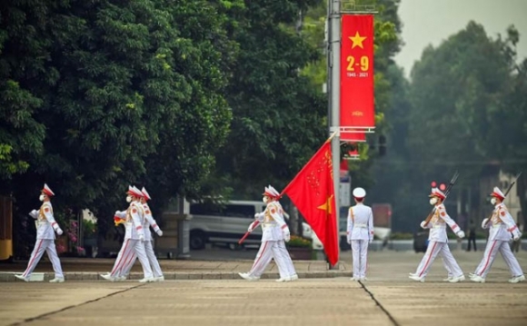 1 Le Thuong Co Mung Quoc Khanh Tai Lang Chu Tich Ho Chi Minh