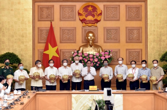 3 Gian Cach Xa Hoi Gay Nhieu Kho Khan Chinh Phu Hieu Va Chia Se Voi Nhung Phien Toai Cua Nguoi Dan