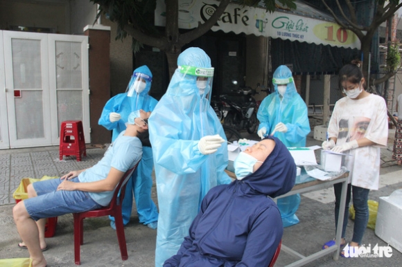 1 Nguoi Da Nang Theo Doi Vung Xanh Vang Do O Dau