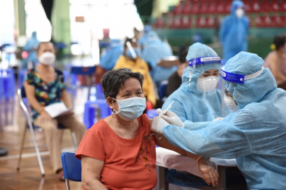 2 Nhieu Nguoi Dan Tphcm Tiem Vac Xin Mui 1 Moderna Den Hen Mui 2 Tiem Pfizer