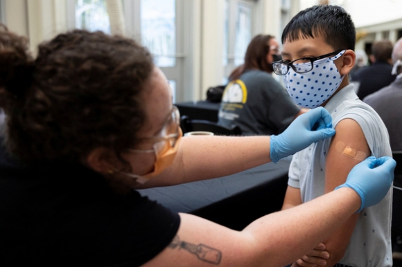 1 My Da Co 40 Trieu Ca Covid 19 Bien The Mu Lan Rong