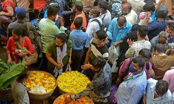 1 Thanh Pho An Do To Chuc Le Hoi Lon Nhat Nam Giua Covid 19