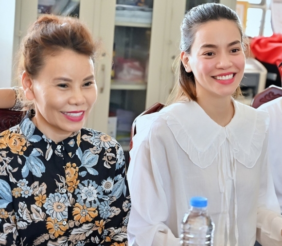 1 Xuat Hien Loat Chi Tiet Nghi Van Trong Sao Ke Tu Thien Cua Me Ho Ngoc Ha Dung 3 So Tai Khoan Luan Chuyen Tien Giai Ngan Cham 8 Thang