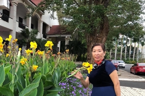 1 20 Dem Chong Nam Goc Bep Trong Vo Dieu Tri Covid Trong Phong