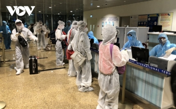 1 To Chuc Chuyen Bay Quoc Te Den Va Di Tu San Bay Cam Ranh