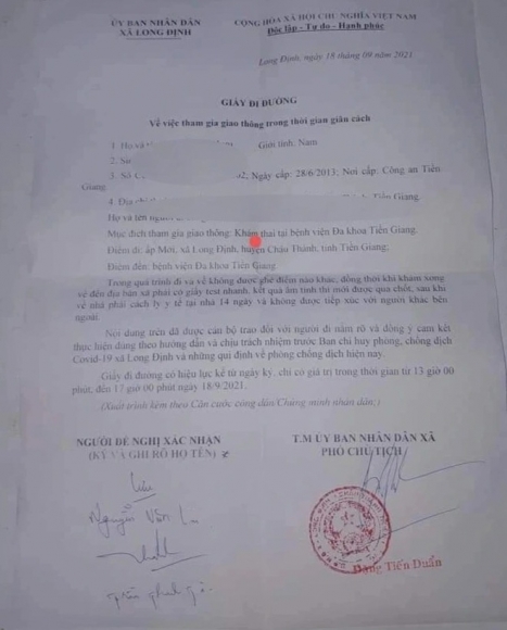 1 Cu Ong 85 Tuoi Duoc Cap Giay Di Duong Len Thanh Pho Kham Thai