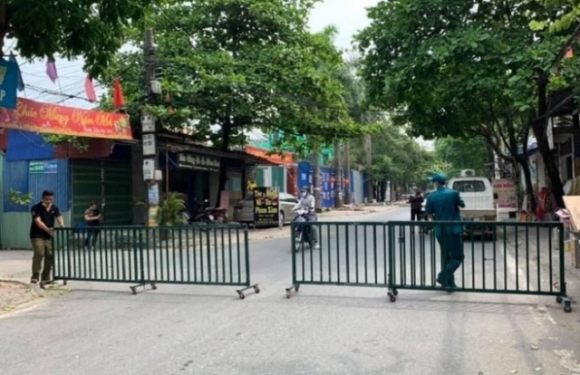 1 Nguoi Ban Hoa Qua Lam Lay Dich Benh Covd 19 Cho 8 Nguoi O Hung Yen