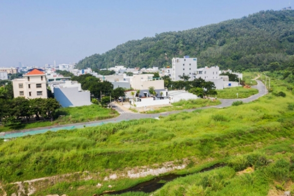 7 Song O Chau Au 30 Nam Cap Vo Chong Gia Ve Da Nang Xay Nha Roi Cho Thue 2000 Usdthang