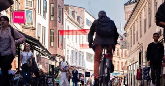 1 Kinh Nghiem Song O Chau Au Thoi Cov 19 Tiet Kiem Cat Giam Chi Tieu