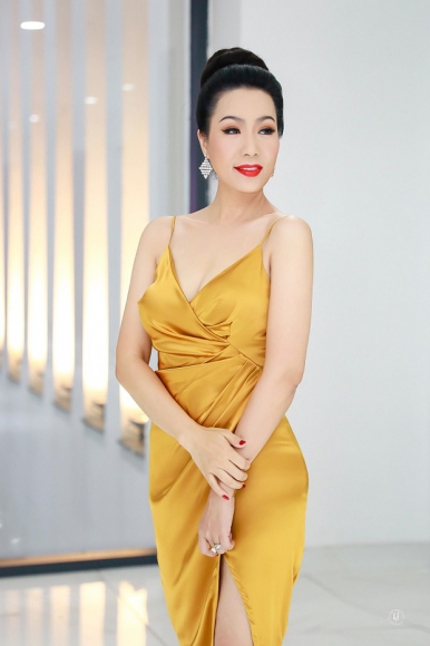 1 Lo Dien Danh Tinh Nguoi Cuoi Cung Trong 5 Nghe Si Gui Don Kien Ba Chu Dai Nam