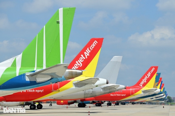 1 Ap Gia San Ve May Bay Tu Ha Noi Di Tphcm Cung Chi Bang Xe Khach Tau Hoa