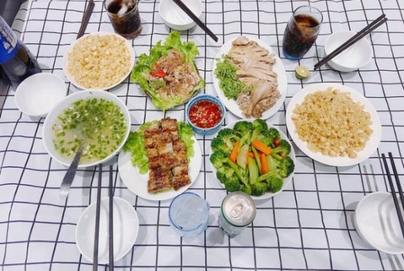 2 Chong Nau Com Cu Cho Vo Trong Dich 30 Ngay Khong Trung Bua